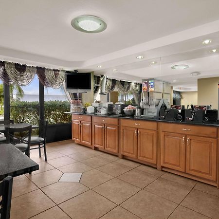 Super 8 By Wyndham Fort Myers Esterno foto