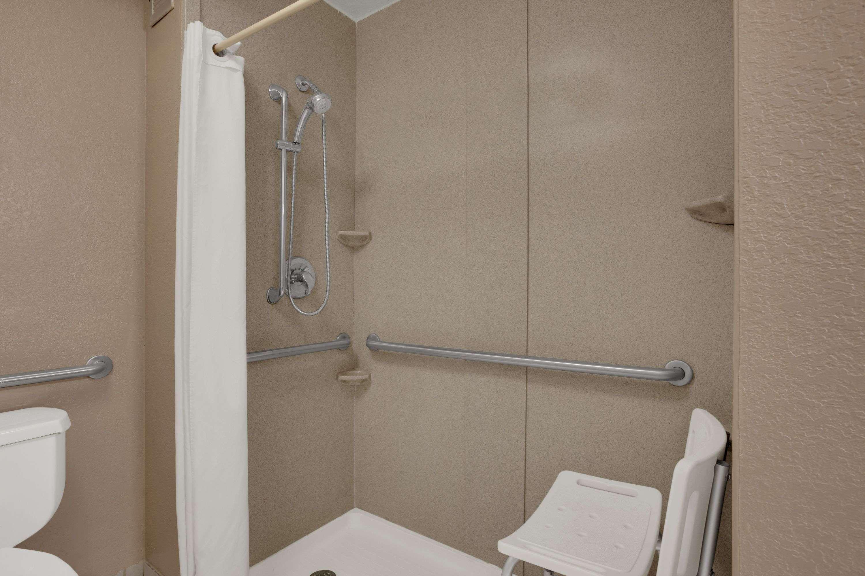 Super 8 By Wyndham Fort Myers Esterno foto