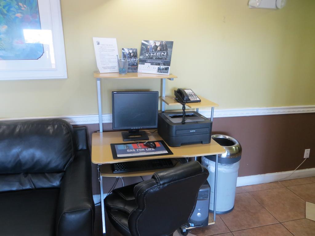 Super 8 By Wyndham Fort Myers Esterno foto