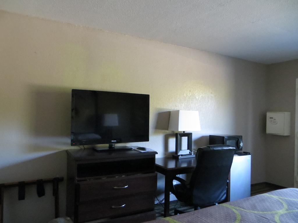 Super 8 By Wyndham Fort Myers Esterno foto